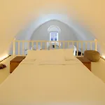 Revelis & Canava Villa Fíra