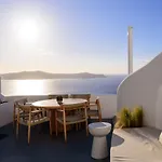 Revelis & Canava Villa Fíra