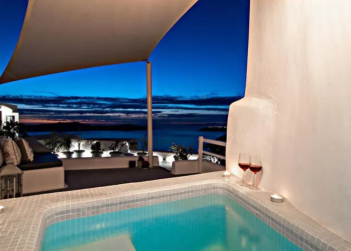 Revelis & Canava ثيرا