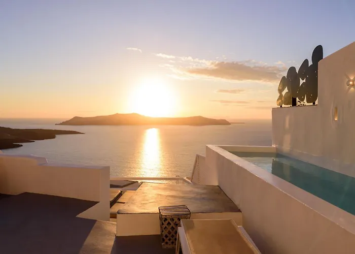 Revelis & Canava ثيرا