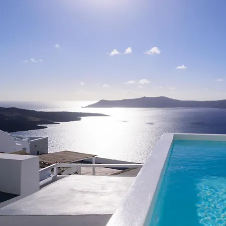 Villa Revelis & Canava Fira (Santorini)
