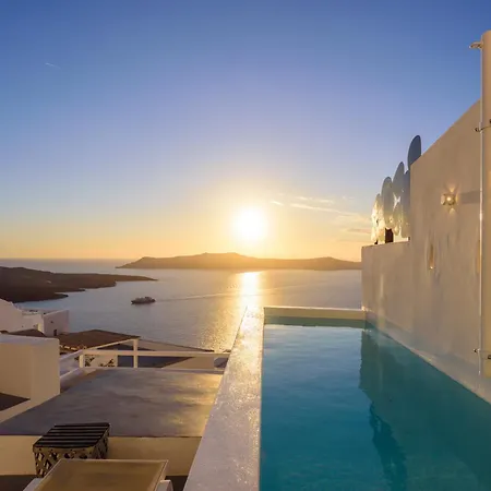 Villa Revelis & Canava Fira (Santorini)