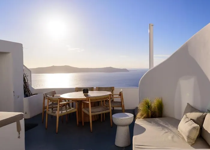 Revelis & Canava Villa Fira (Santorini)