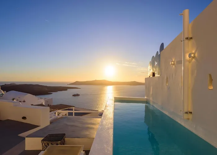 Villa Revelis & Canava Fira (Santorini)
