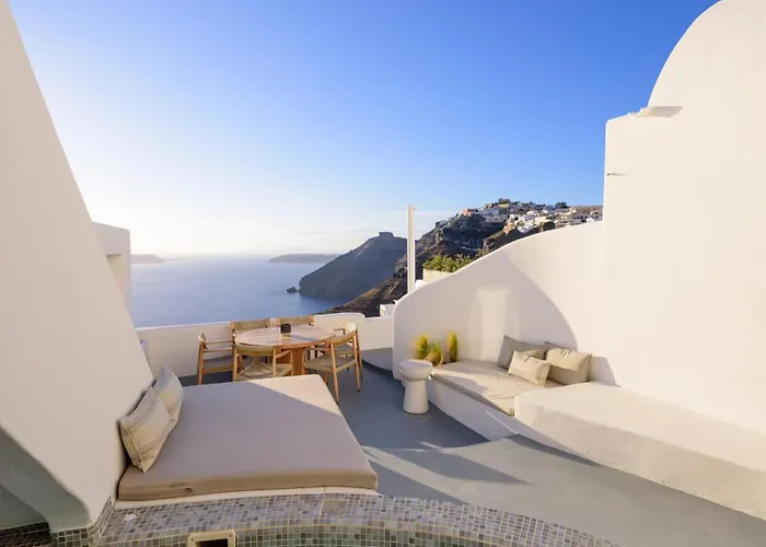 Villa Revelis & Canava Fira (Santorini)