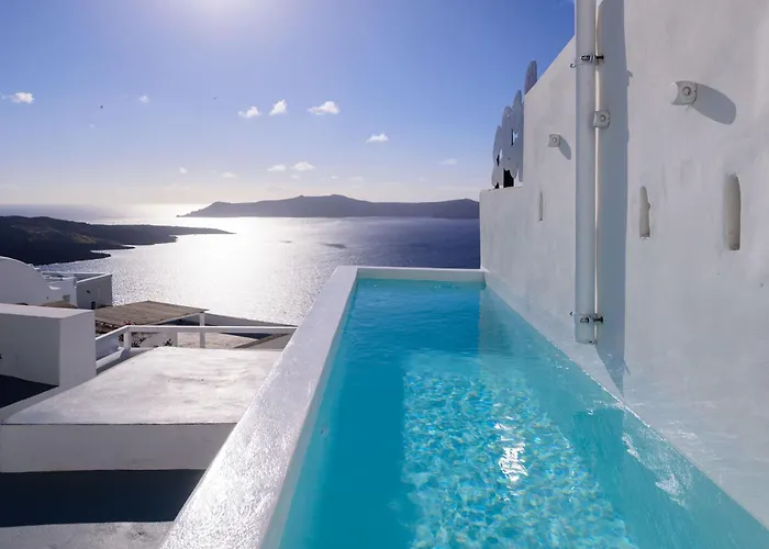 Villa Revelis & Canava Fira (Santorini)